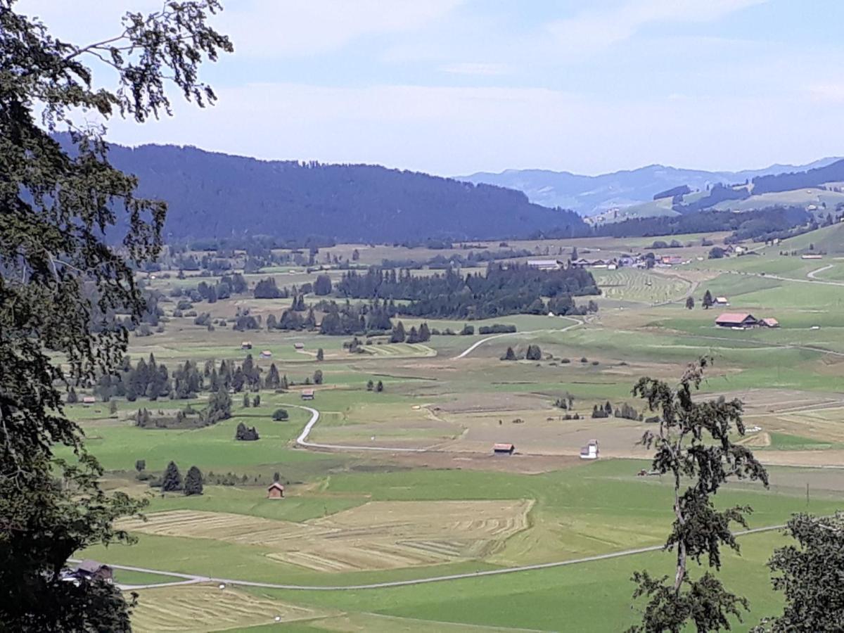 Gaestezimmer Im Dorfzentrum Rothenthurm Kültér fotó